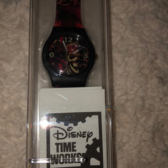 Pirates of the Caribbean watch - Picture 2 of 2